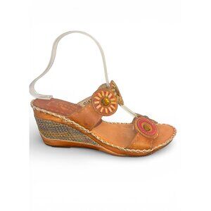 L’Artiste Spring Step Leather Floral Wedge Sandal in Tan Size 38